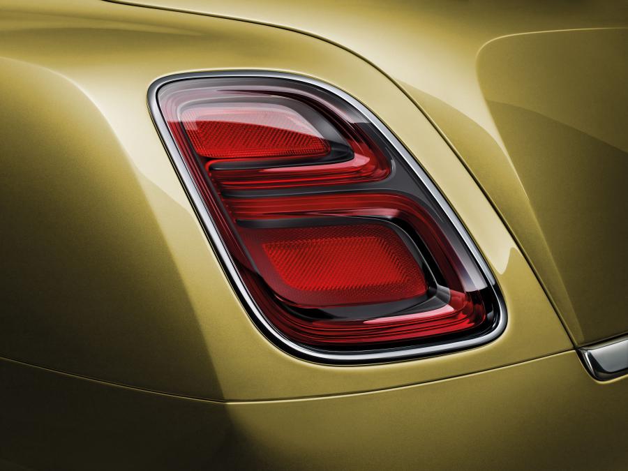 Детали экстерьера Bentley Mulsanne Speed 2016 года  (фото 25 из 31)